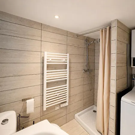 Charming Duplex By Castle Apartmán *