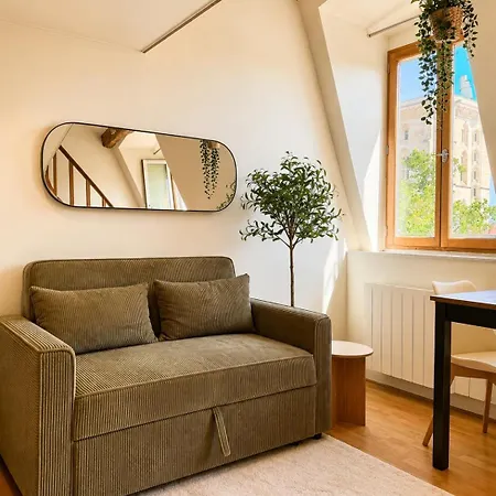Charming Duplex By Castle *
